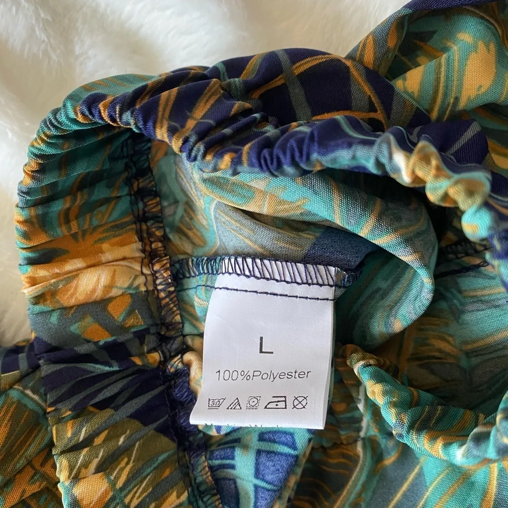Tropical Leaf Print Two-Piece Set - Picture 10 of 10